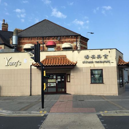 Yang'S Restaurant Hotel Cardiff Exterior photo